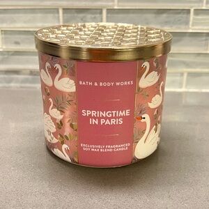 Bath & Body Works Springtime in Paris Candle